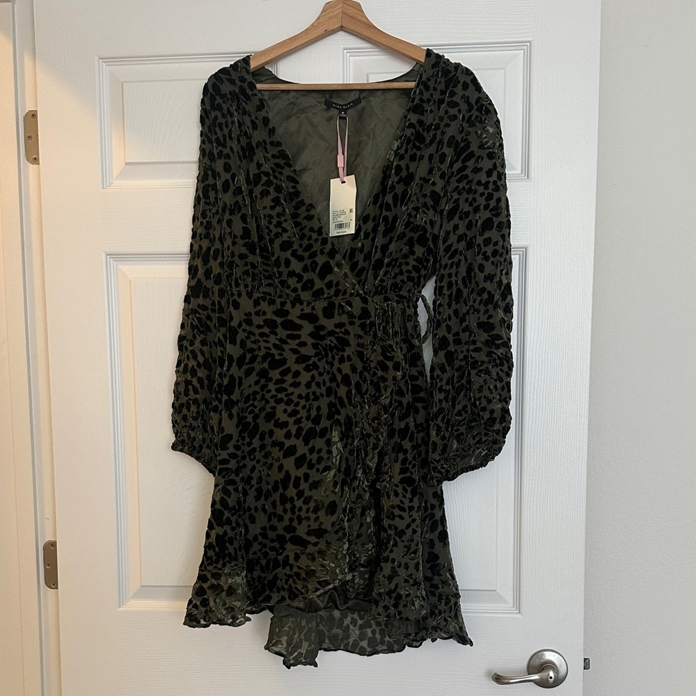 Alex Marie Green Leopard Long Sleeve Dress